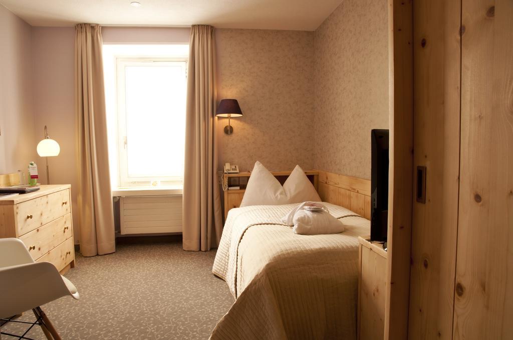 Hotel Sleep Only Pontresina Exterior foto